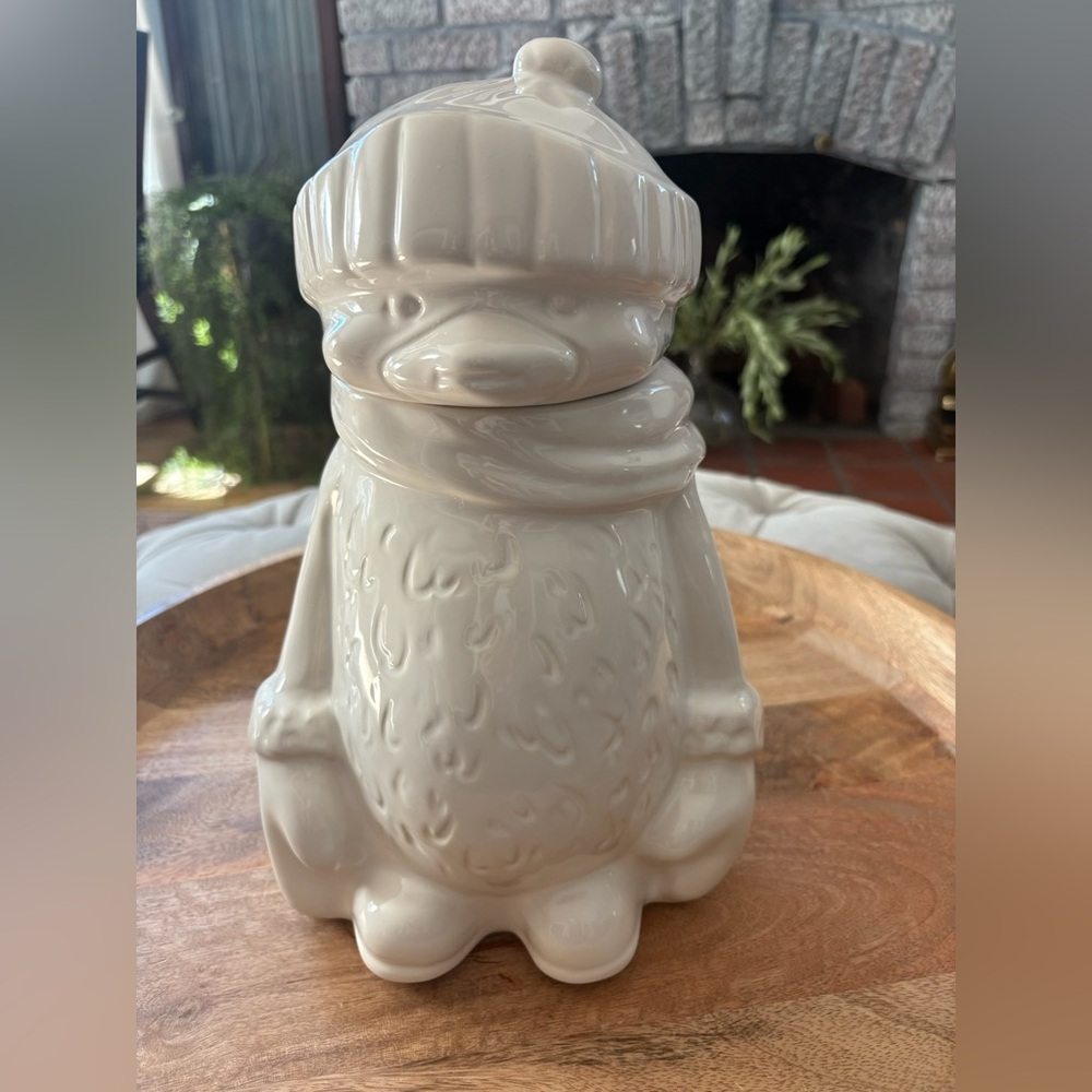 Vintage McCoy Chilly Willy Penguin Ceramic Cookie Jar